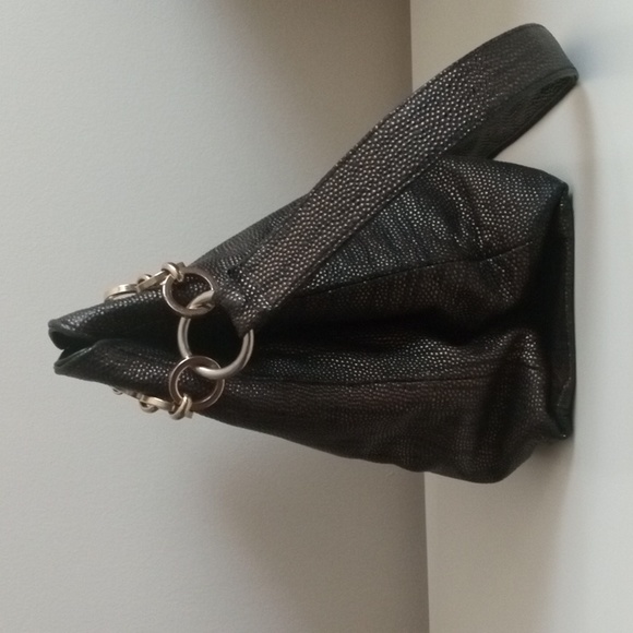 👜🖤⭐Black and Gold Vegan Leather Shoulder Bag - Picture 7 of 10